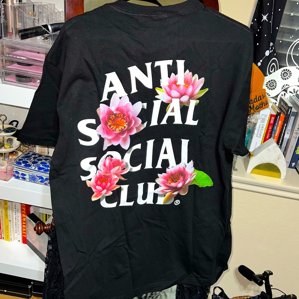 ASSC Zen Out Lotus Black Tee